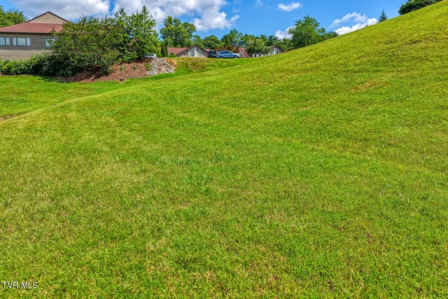 $464,900 | 223 Willowbend Court, Kingsport, TN 37660