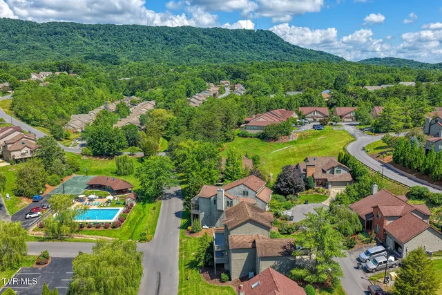 $464,900 | 223 Willowbend Court, Kingsport, TN 37660