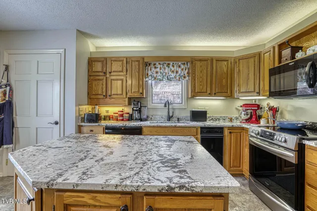 $464,900 | 223 Willowbend Court, Kingsport, TN 37660