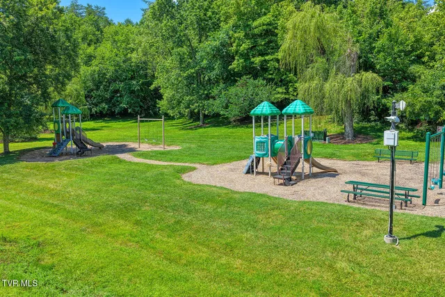 $464,900 | 223 Willowbend Court, Kingsport, TN 37660