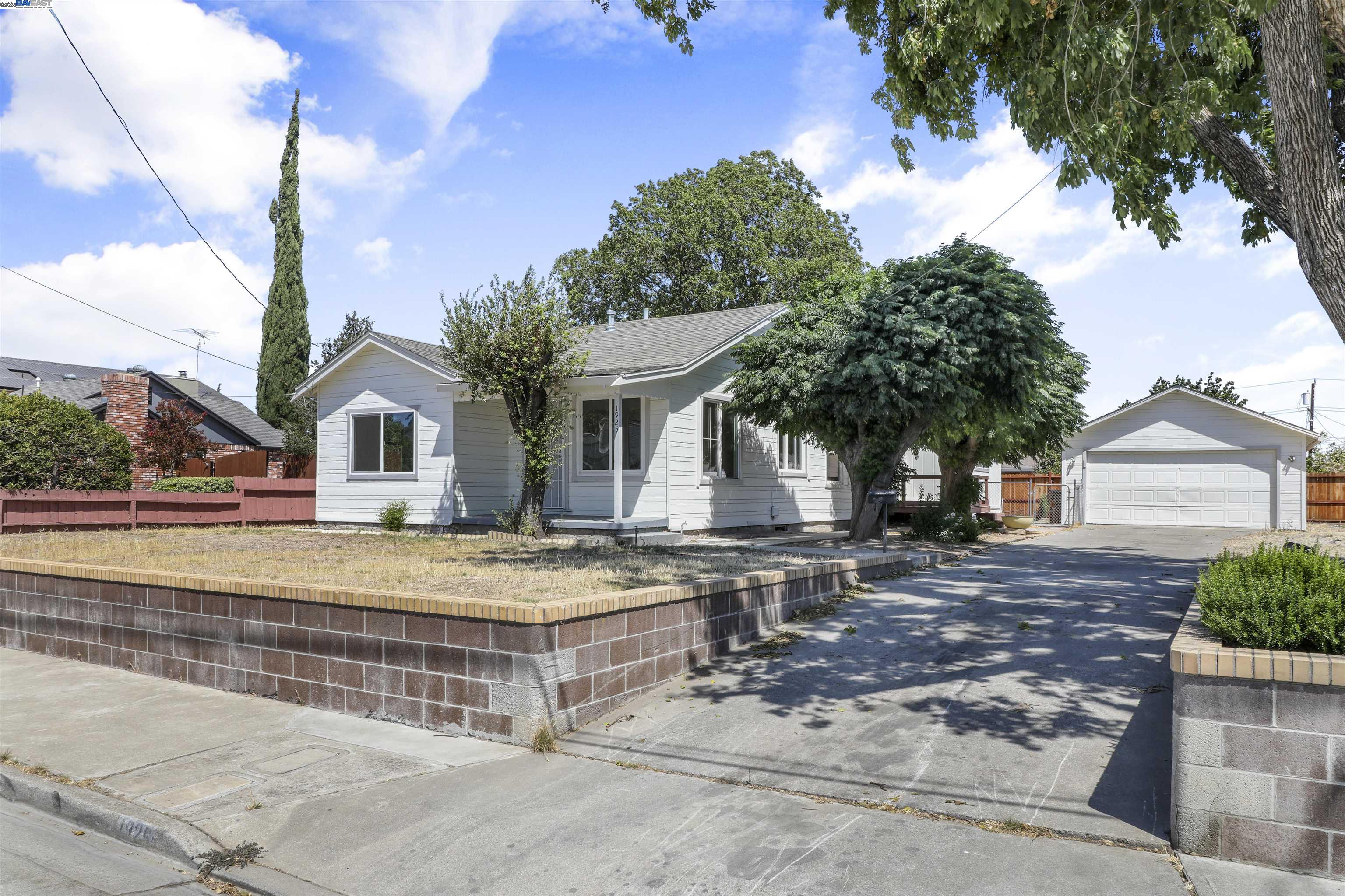 1925 Alpha Way Antioch, CA 94509 - Photo 2 of 26 a view of house with entertaining space