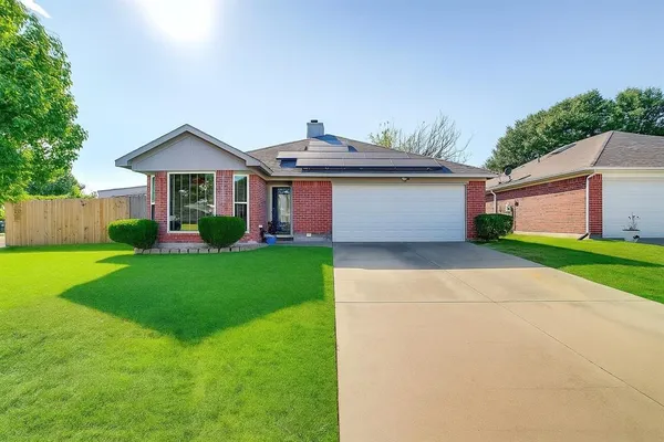 $334,500 | 1008 Miles Avenue, Burleson, TX 76028