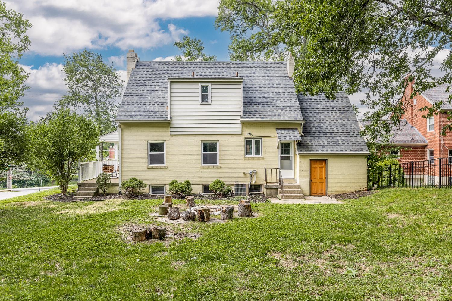 7527 Montgomery Road Cincinnati, OH 45236 - Photo 23 of 27