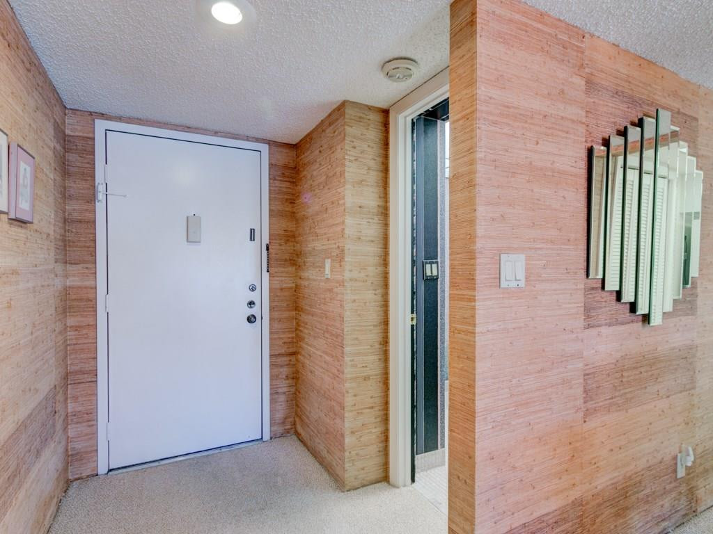 16400 Golf Club Road, Unit 204 Weston, FL 33326 - Photo 3 of 31 a view of entryway with a brick walls