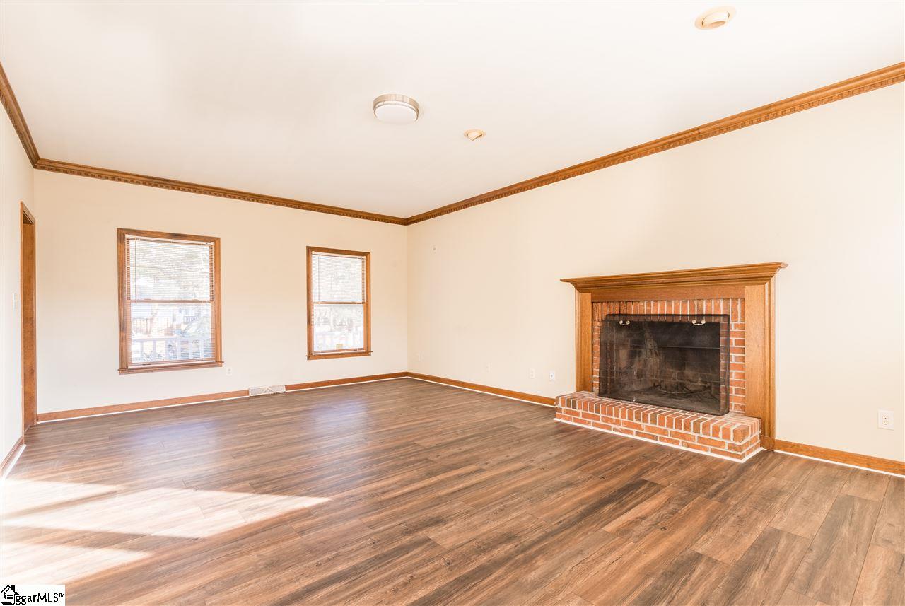 36 Oak Grove Lake Road Greenville, SC 29615 - Photo 4 of 29 Gallery Image 4
