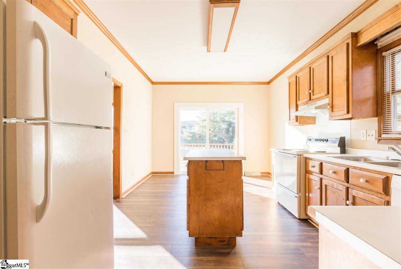 36 Oak Grove Lake Road Greenville, SC 29615 - Photo 8 of 29 Gallery Image 8