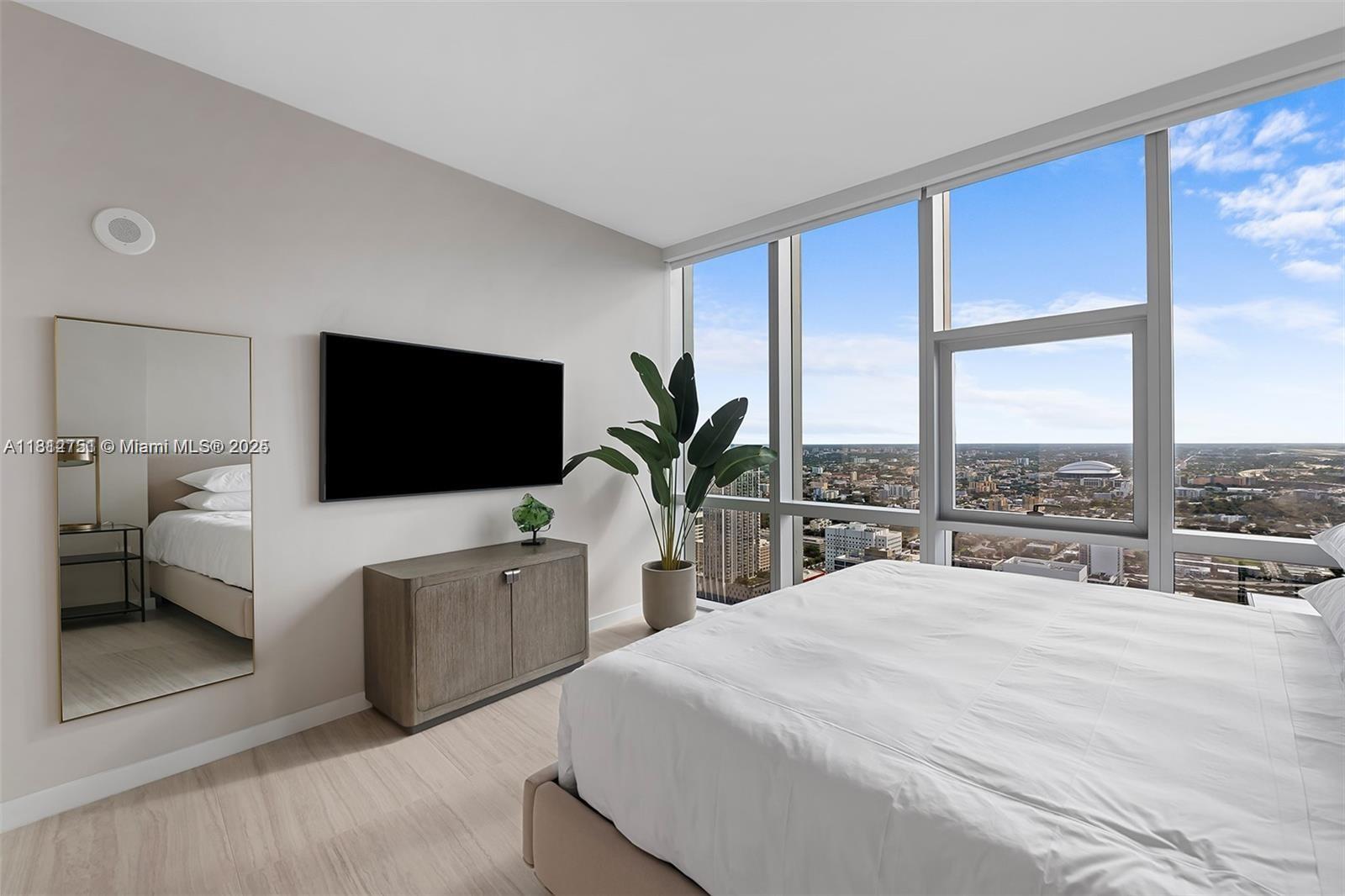 851 Northeast 1st Avenue, Unit PH4912 Miami, FL 33132 - Photo 15 of 50