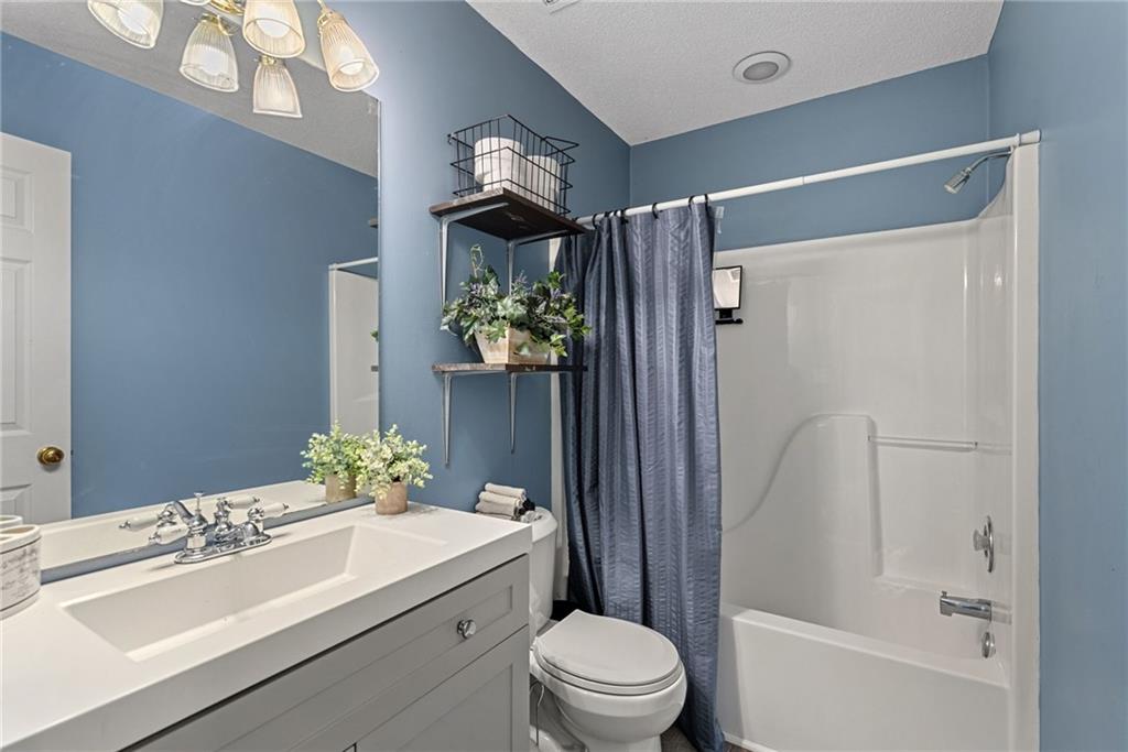 920 East Pumpkin Ridge Gardner, KS 66030 - Photo 18 of 28