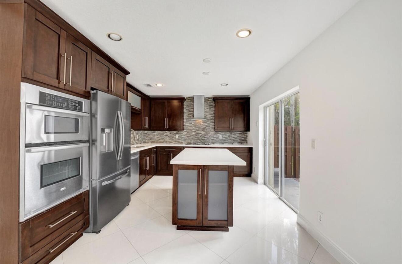 11208 Rhapsody Road Hollywood, FL 33026 - Photo 9 of 22 IMG_2015