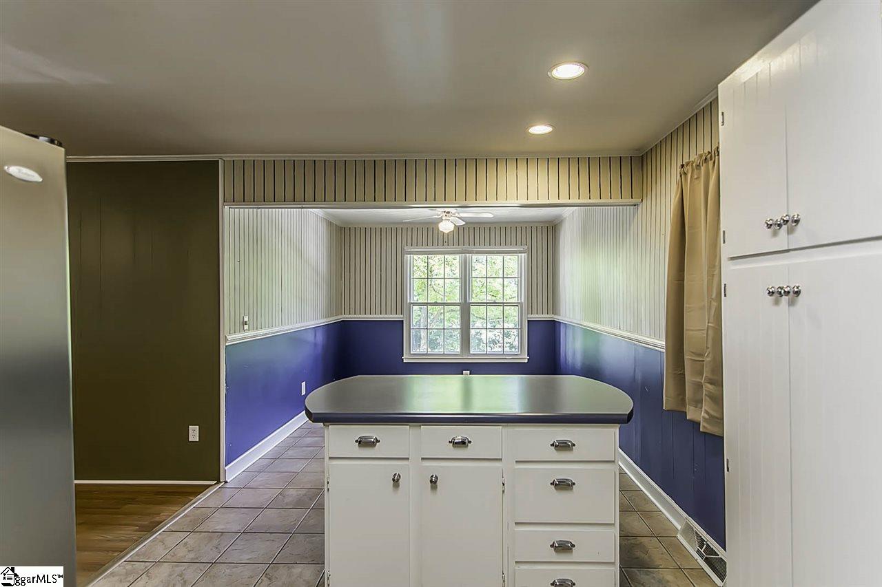 1095 Farrs Bridge Road Greenville, SC 29611 - Photo 13 of 36 Gallery Image 13