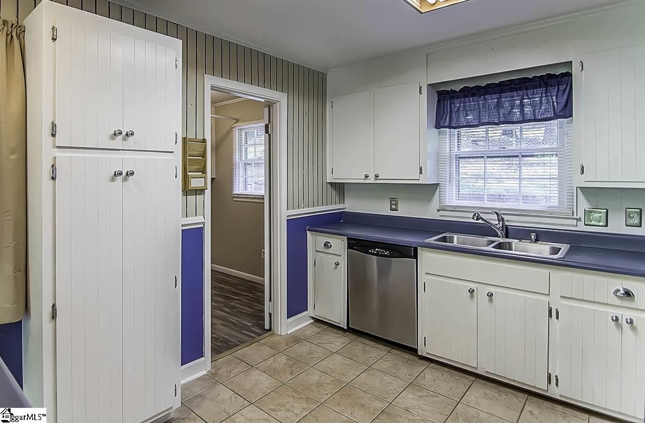 1095 Farrs Bridge Road Greenville, SC 29611 - Photo 16 of 36 Gallery Image 16