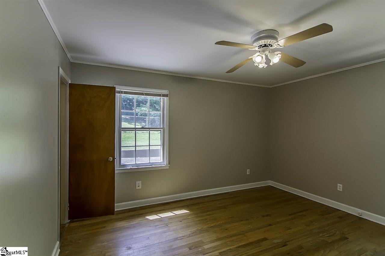 1095 Farrs Bridge Road Greenville, SC 29611 - Photo 22 of 36 Gallery Image 22
