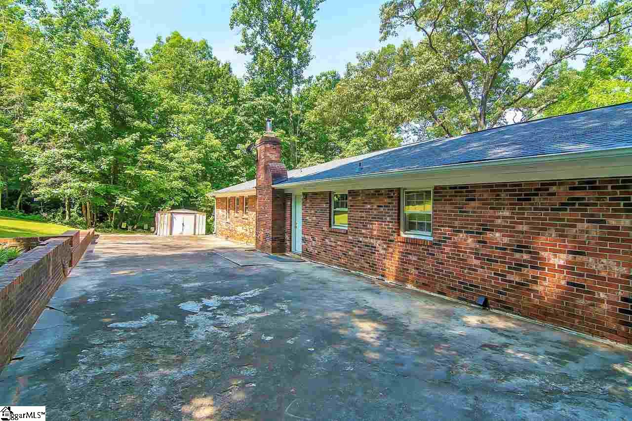 1095 Farrs Bridge Road Greenville, SC 29611 - Photo 30 of 36 Gallery Image 30