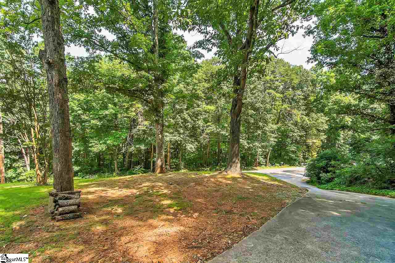 1095 Farrs Bridge Road Greenville, SC 29611 - Photo 6 of 36 Gallery Image 6
