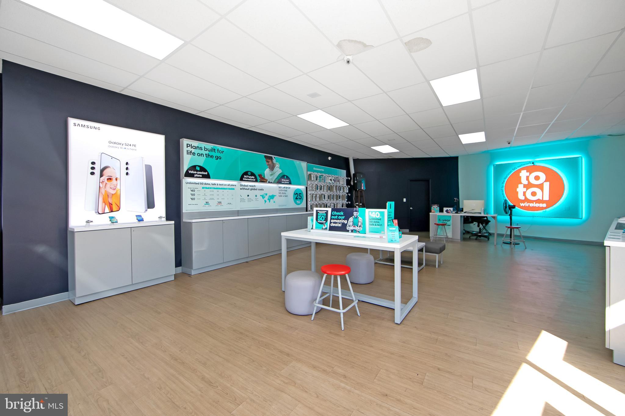 1574 Mt Ephraim Avenue Camden, NJ 08104 - Photo 4 of 54 a room with furniture and a large window