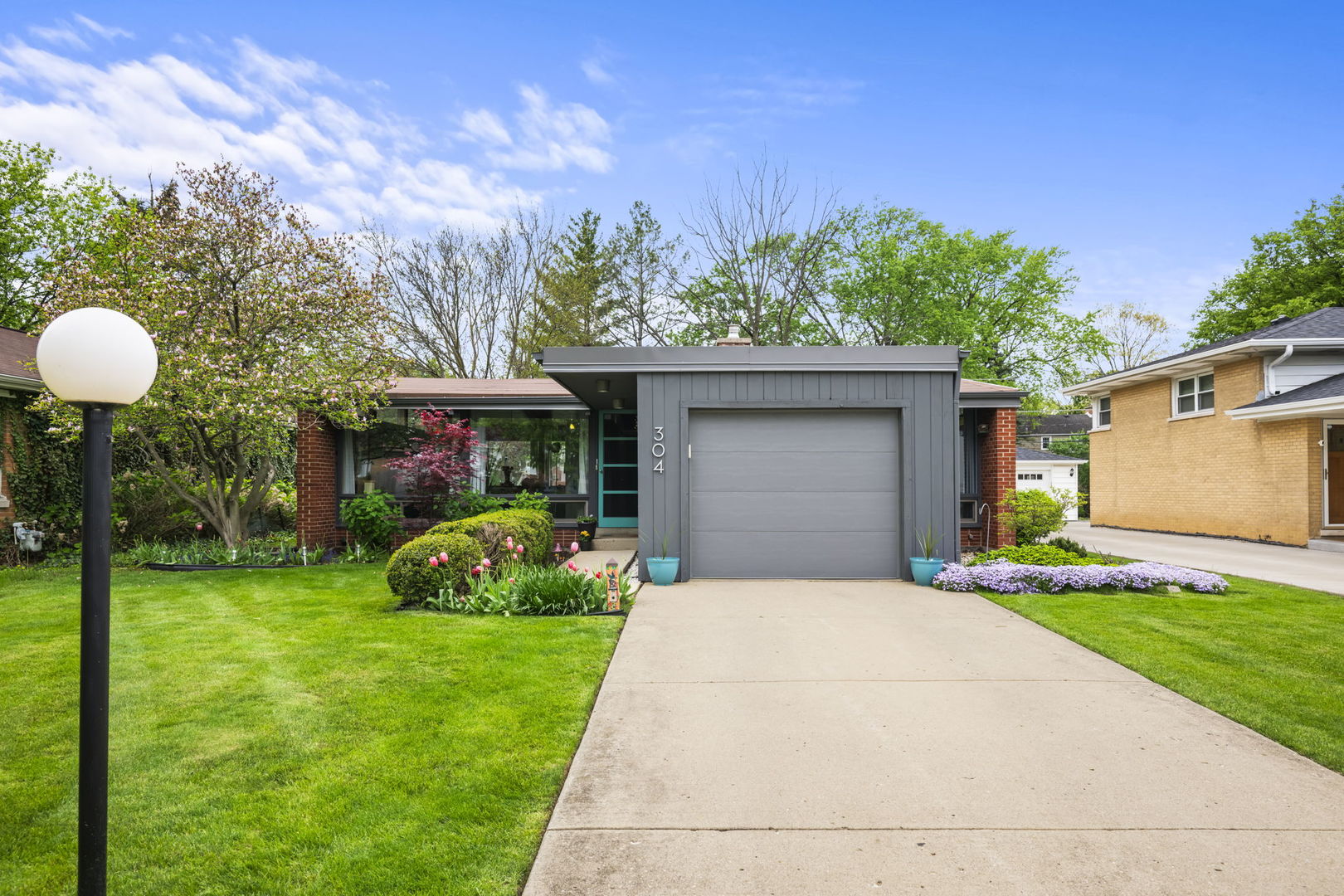 304 South Mt Prospect Road Des Plaines, IL 60016 - Photo 3 of 36 Gallery Image 3