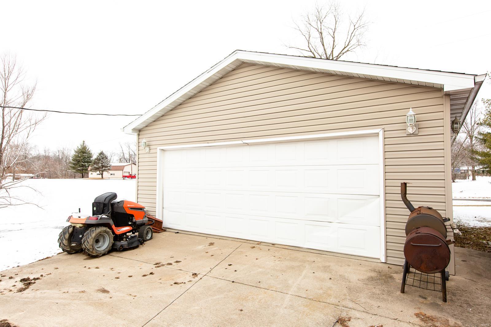 16461 Pine Hurst Brighton, IL 62012 - Photo 8 of 31