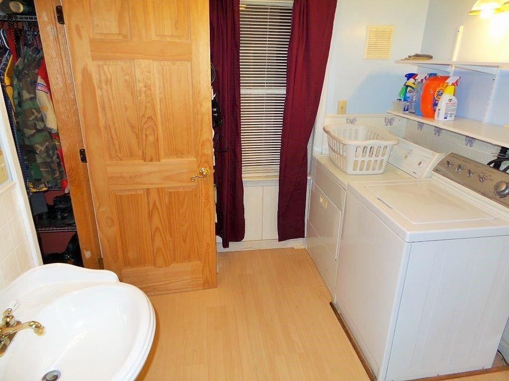274 East Benton Road Waterville, ME 04901 - Photo 11 of 30 Bath & Laundry