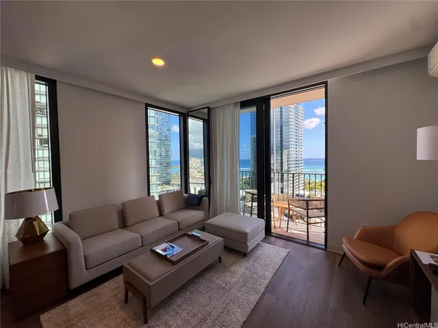 $5,500 | 987 Queen Street, Unit 2002, Honolulu, HI 96814