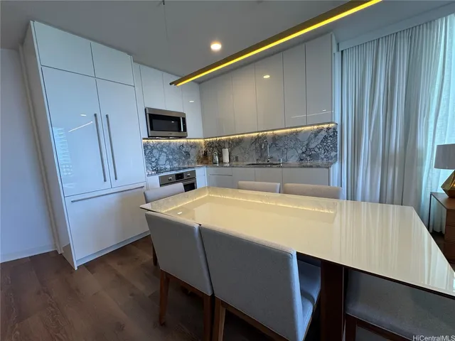 $5,500 | 987 Queen Street, Unit 2002, Honolulu, HI 96814