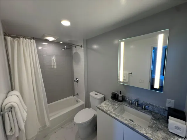 $5,500 | 987 Queen Street, Unit 2002, Honolulu, HI 96814