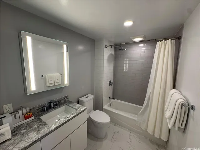 $5,500 | 987 Queen Street, Unit 2002, Honolulu, HI 96814