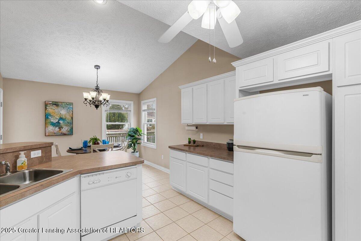 4161 Holt Road Holt, MI 48842 - Photo 12 of 25 Kitchen2