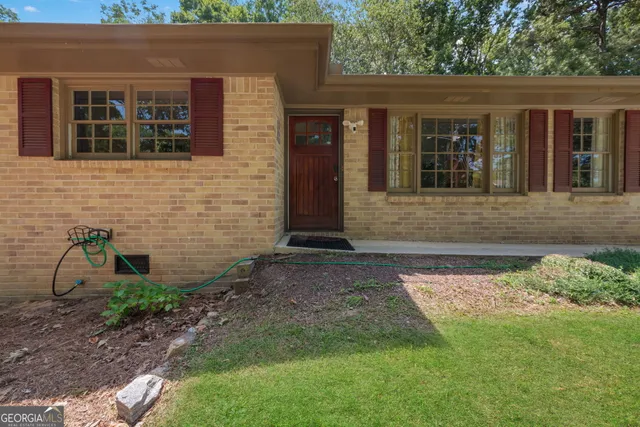 $2,400 | 5461 Francis Drive Southwest, Lilburn, GA 30047