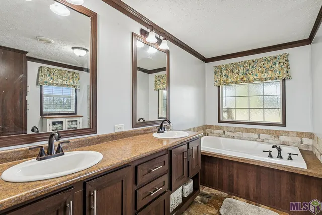 $299,900 | 21329 Highway 40, Loranger, LA 70446