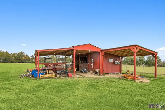 $299,900 | 21329 Highway 40, Loranger, LA 70446