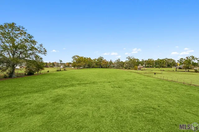 $299,900 | 21329 Highway 40, Loranger, LA 70446