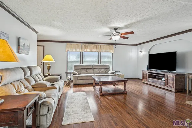 $299,900 | 21329 Highway 40, Loranger, LA 70446