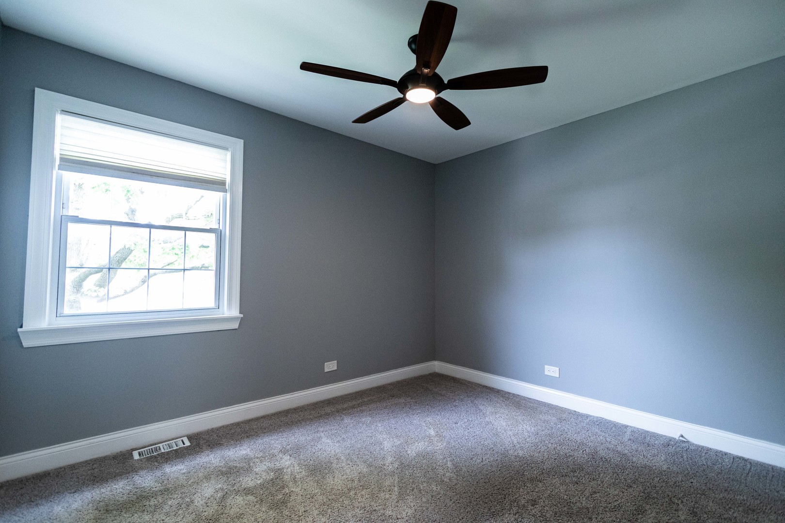 1582 Timber Trail Wheaton, IL 60189 - Photo 15 of 24 an empty room with a window