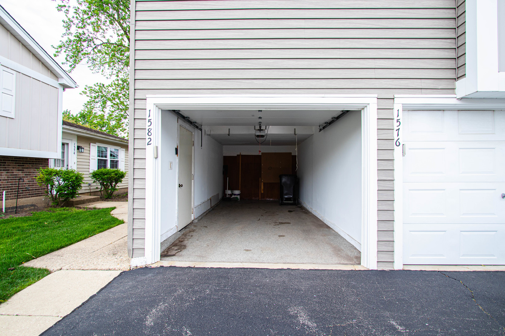1582 Timber Trail Wheaton, IL 60189 - Photo 21 of 24 a view of a porch