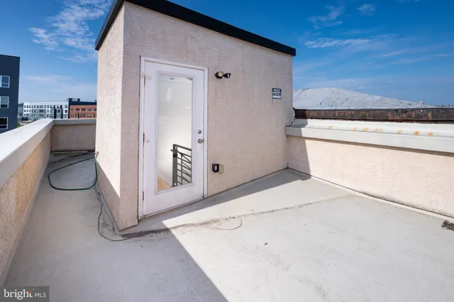 a view of utility room