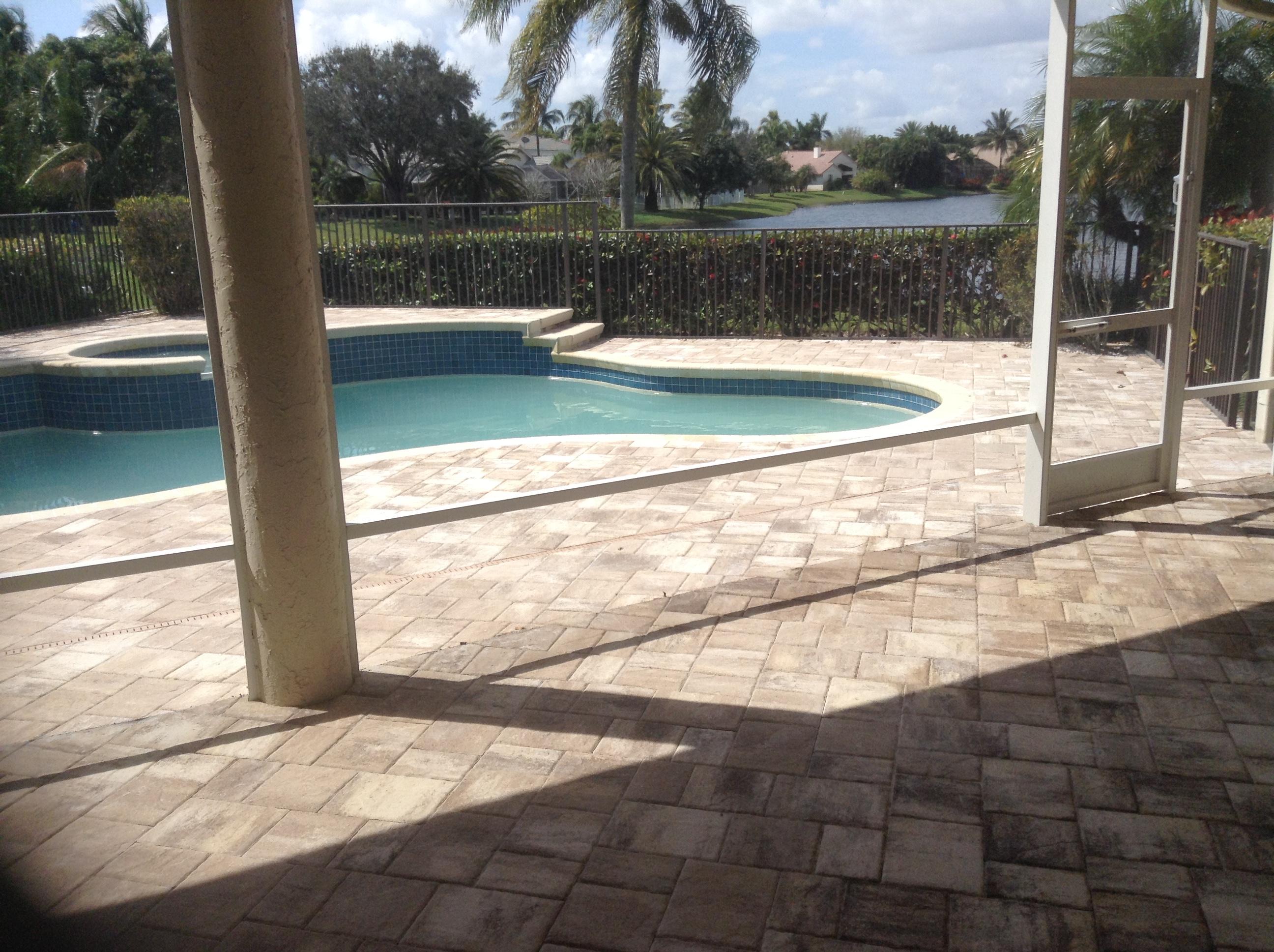 10600 Avenida Santa Ana Boca Raton, FL 33498 - Photo 17 of 27 Patio area