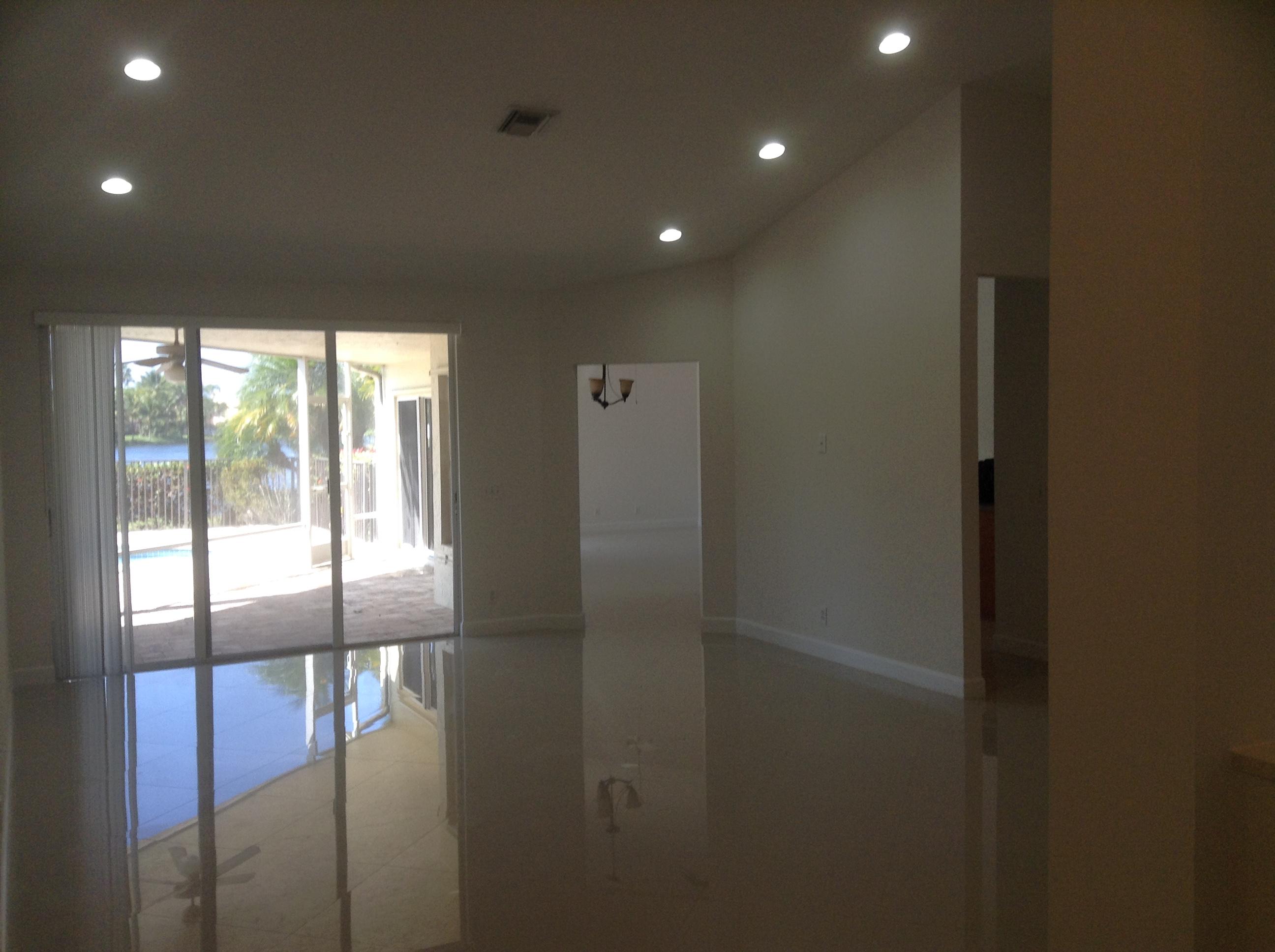 10600 Avenida Santa Ana Boca Raton, FL 33498 - Photo 3 of 27 Living room