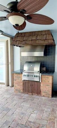 $1,117,500 | 18921 West Oakmont Drive, Hialeah, FL 33015