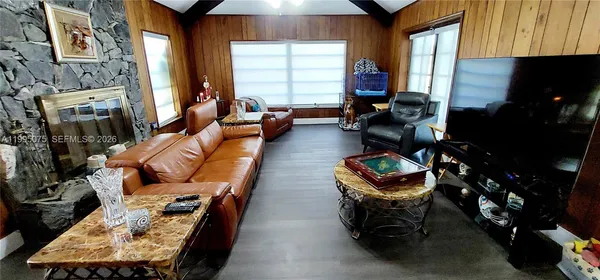 $1,117,500 | 18921 West Oakmont Drive, Hialeah, FL 33015