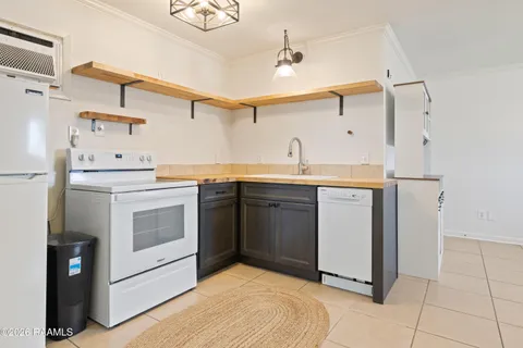 $230,000 | 216 Begnaud Drive, Lafayette, LA 70501