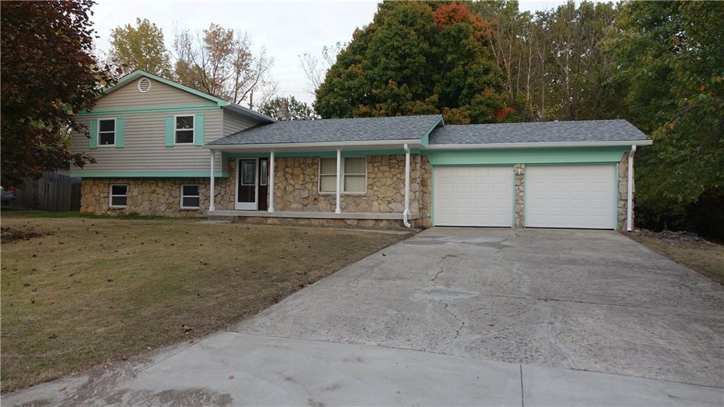 933 Stonegate Road Greenwood, IN 46142 - Photo 1 of 32 Gallery Image 1