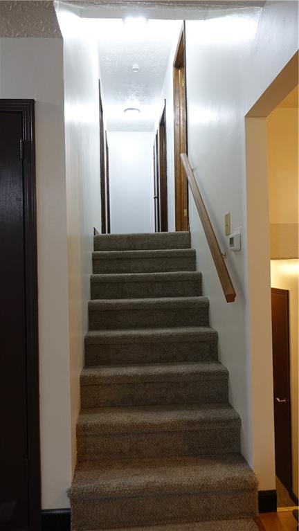 933 Stonegate Road Greenwood, IN 46142 - Photo 11 of 32 Gallery Image 11