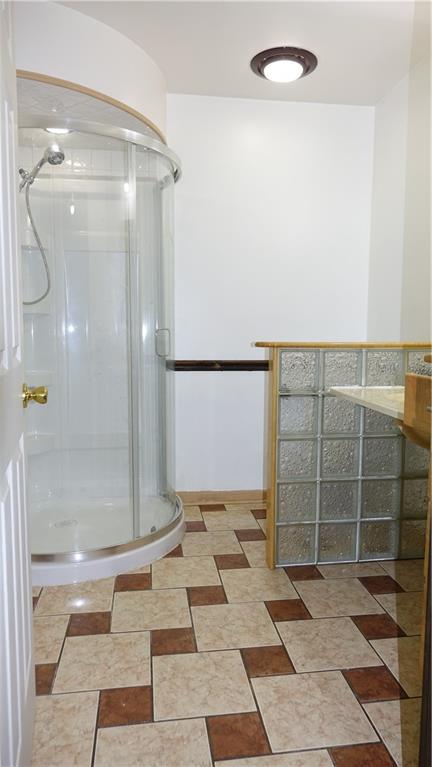 933 Stonegate Road Greenwood, IN 46142 - Photo 14 of 32 Gallery Image 14