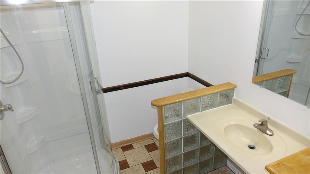 933 Stonegate Road Greenwood, IN 46142 - Photo 15 of 32 Gallery Image 15