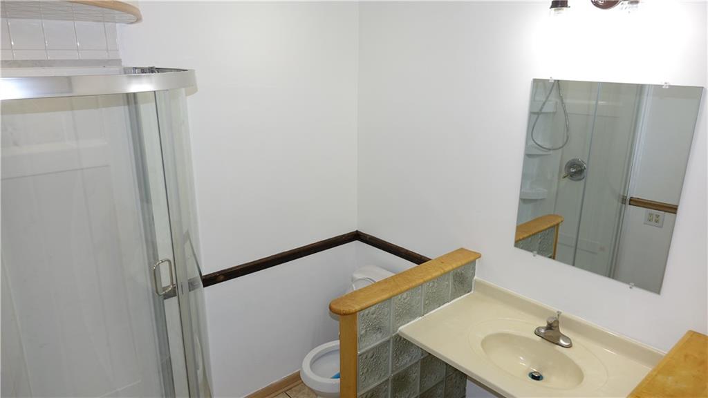 933 Stonegate Road Greenwood, IN 46142 - Photo 16 of 32 Gallery Image 16