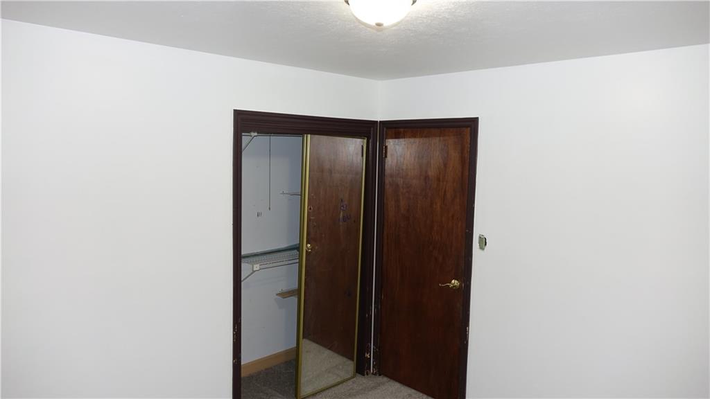 933 Stonegate Road Greenwood, IN 46142 - Photo 20 of 32 Gallery Image 20