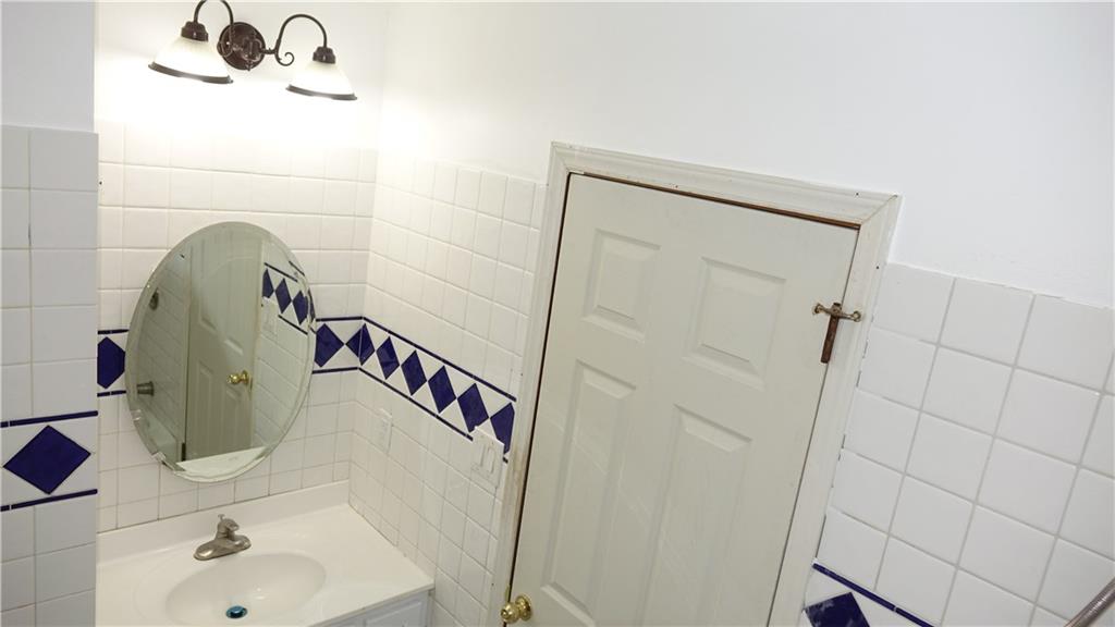 933 Stonegate Road Greenwood, IN 46142 - Photo 22 of 32 Gallery Image 22