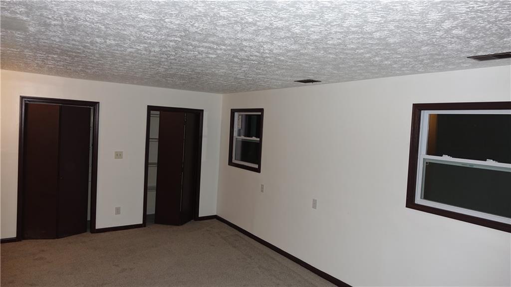 933 Stonegate Road Greenwood, IN 46142 - Photo 26 of 32 Gallery Image 26