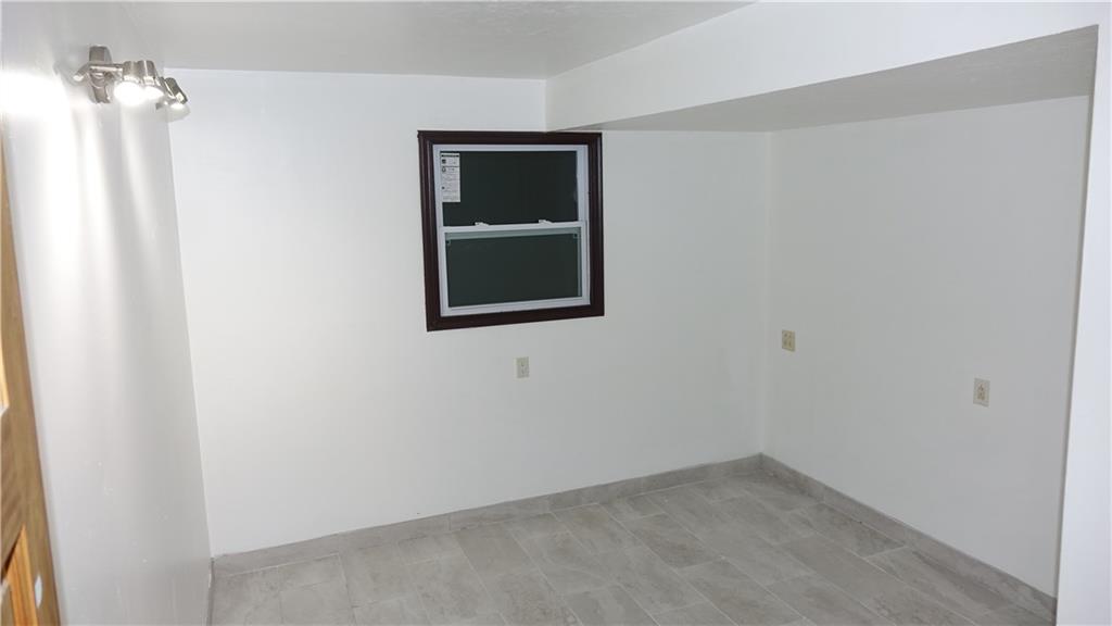 933 Stonegate Road Greenwood, IN 46142 - Photo 29 of 32 Gallery Image 29