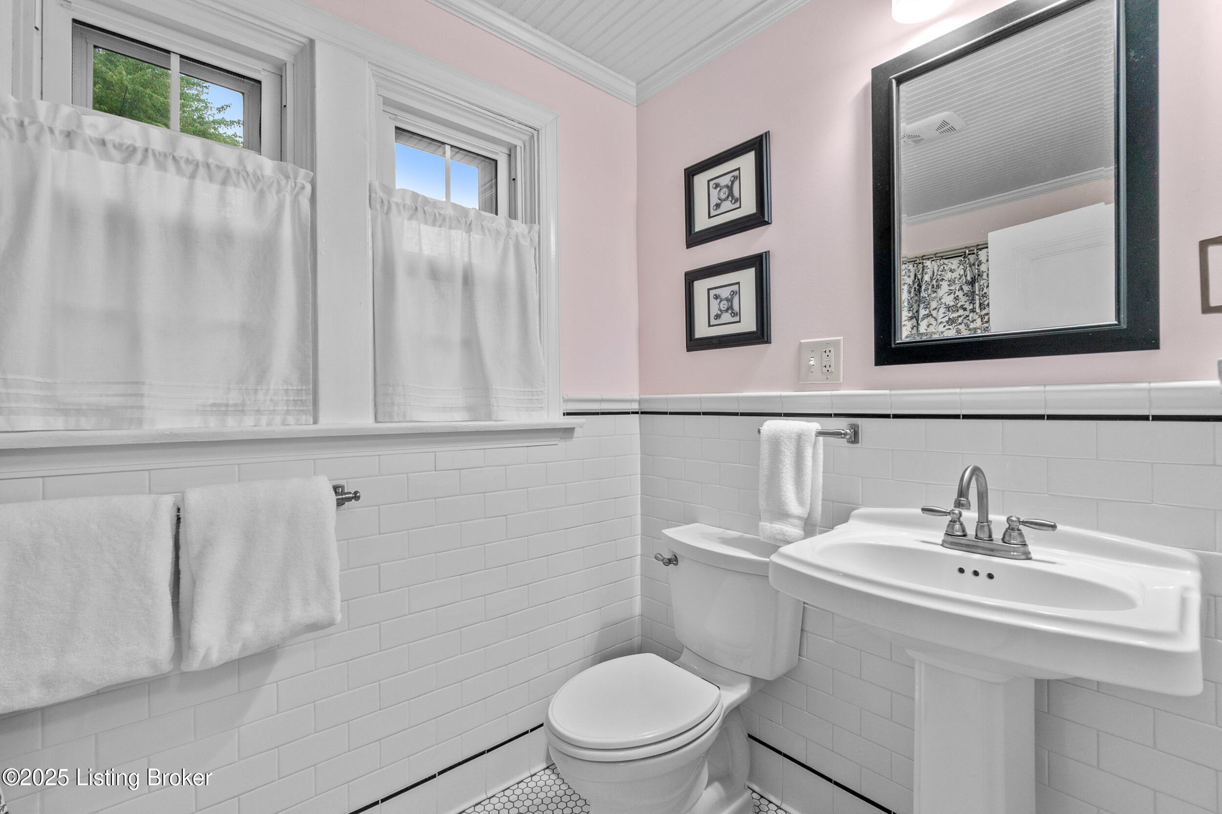 916 Greenleaf Road Louisville, KY 40213 - Photo 31 of 55 upstairs bathroom